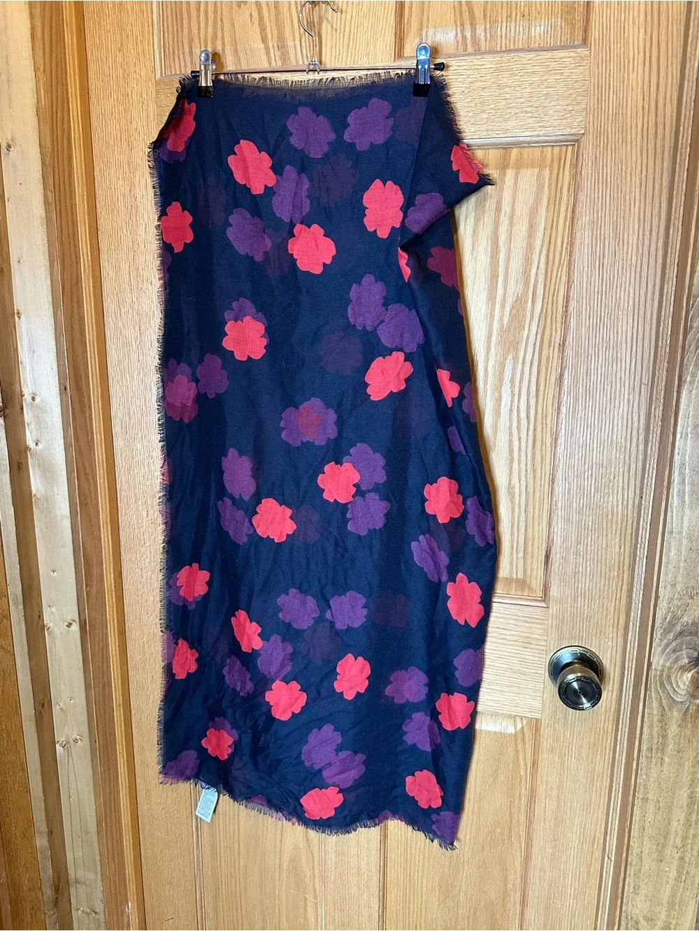 Banana Republic navy blue floral scarf 100 polyester